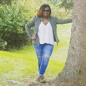 Meet your Posher, Rebecca